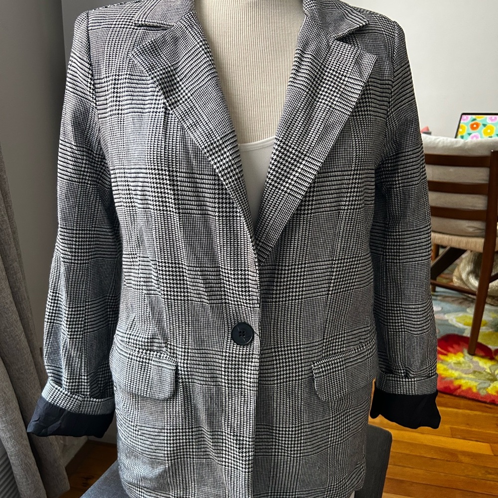 Black and White Tailored Blazer with Classic Lapel from Forever 21